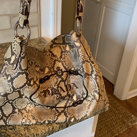 Prada handbag - Picture 2 of 7